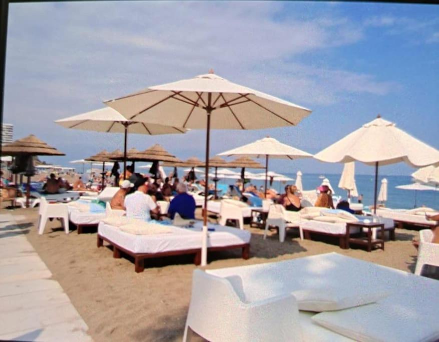 Lux. Frontbeach-Terrace. 5 Pools.Tv. 2 A.C.Netflix Benalmadena Exterior photo